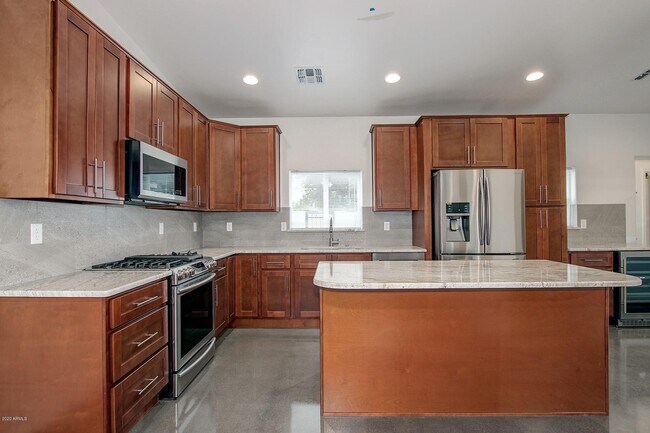 Building Photo - 4515 N 44th St