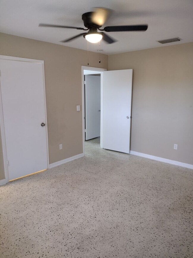 Building Photo - 7145 Fireside St