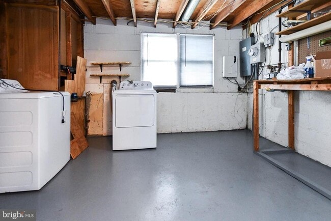 Building Photo - 1827 Grempler Way