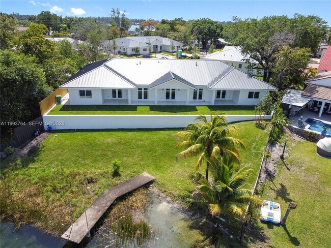 Building Photo - 4732 SW 87th Ct