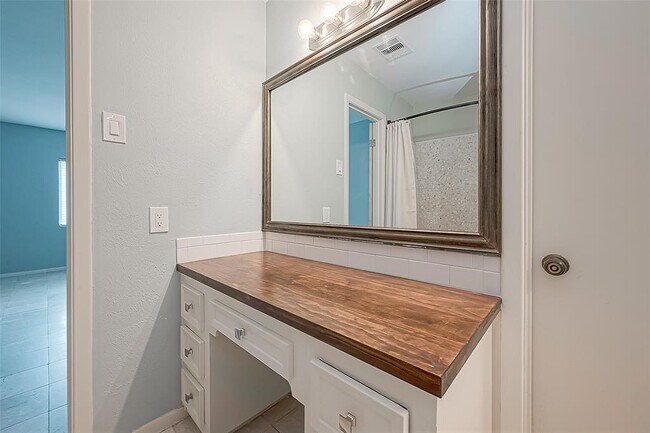 Building Photo - 10919 Villa Lea Ln