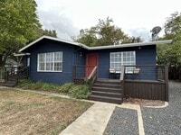 Building Photo - Fully Renovated 1x1 in amazing location!