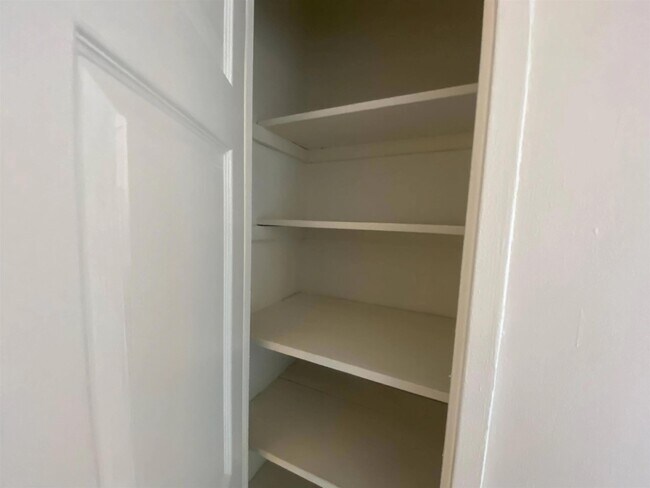 Building Photo - 10 Huron Ave