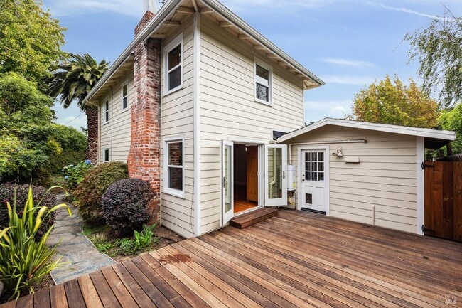 Building Photo - 550 Ethel Ave