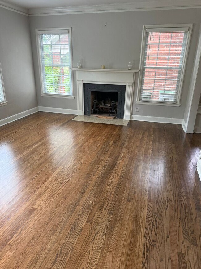 Building Photo - 3 BR/1BA | Newly Renovated Single Family Home | 1-Car Garage Parking | Patio in backyard!