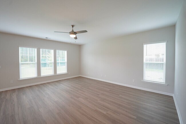 Building Photo - Available Soon!