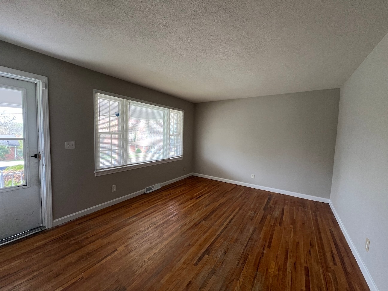 Building Photo - 837 Crawford St