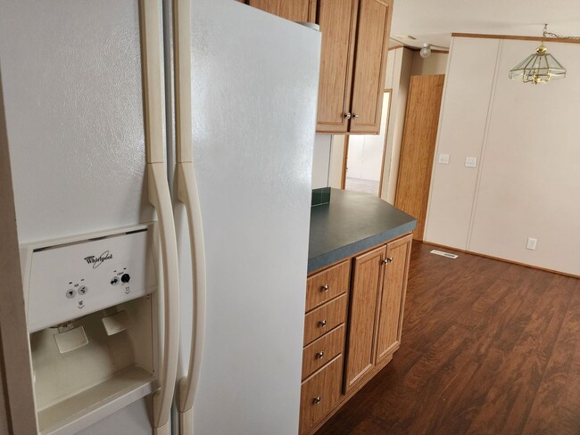 Building Photo - All utilities included!!!