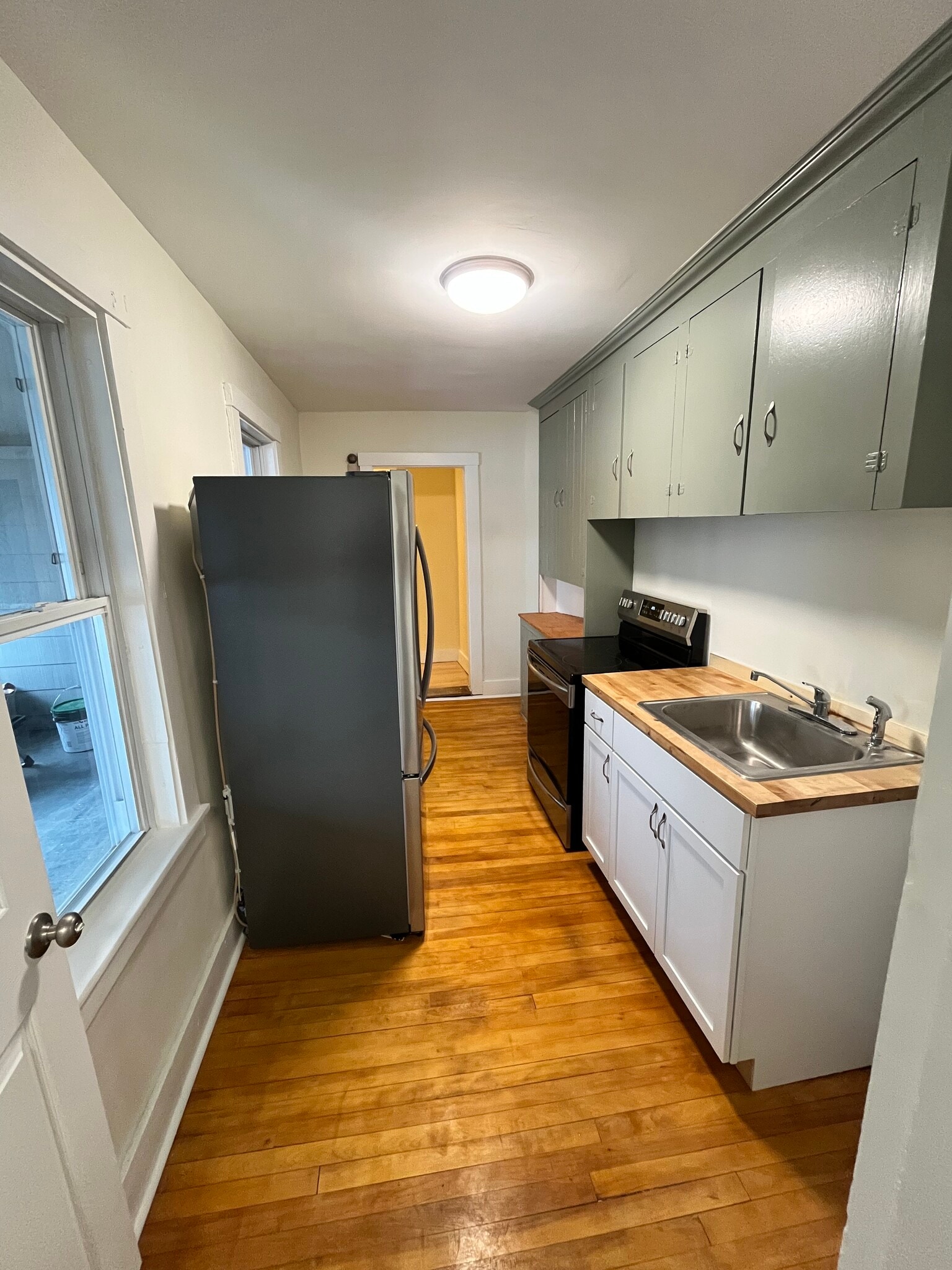 Kitchen - 5 Pleasant St