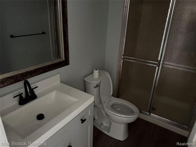 Building Photo - 38527 Claremont Dr