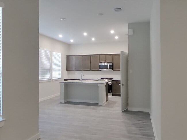 Building Photo - 22716 Terrazzo Dr