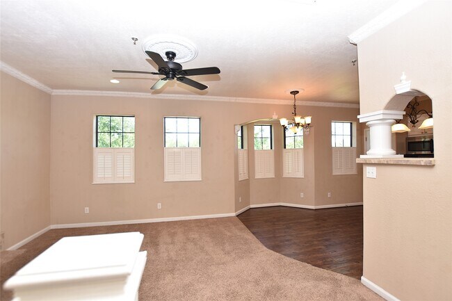 Building Photo - 405 Mc Kinney Ln
