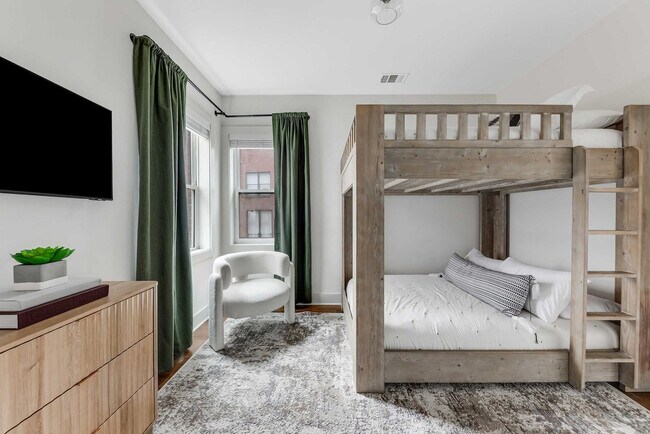 Building Photo - 1114A Wade Ave