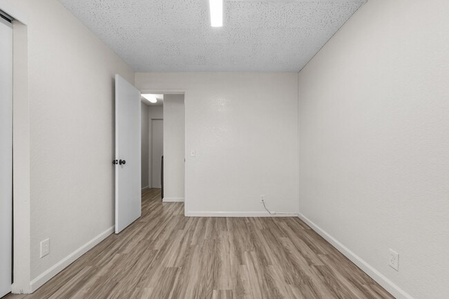 Building Photo - Pet-Friendly 2-Bed Gem | Steps from Leeward CC