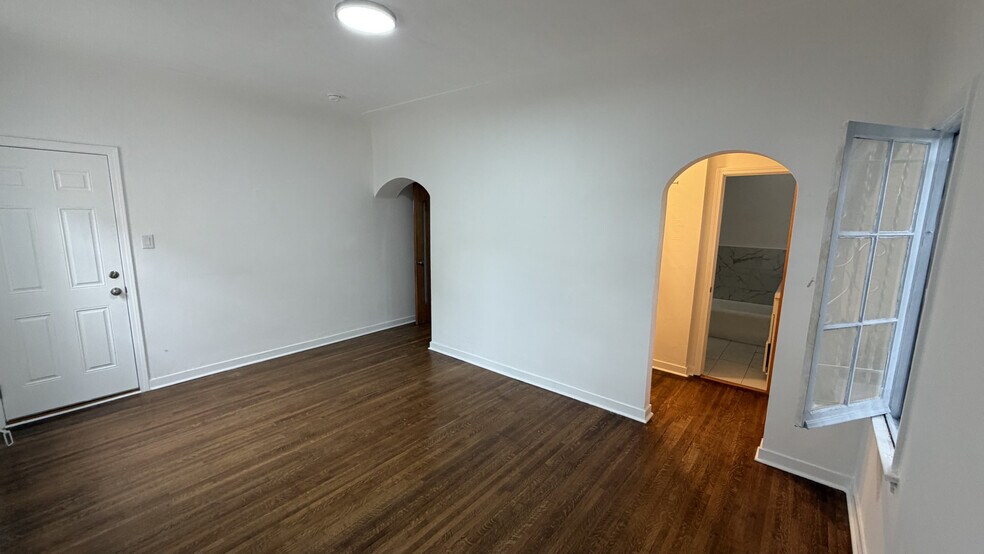 Building Photo - 6133 Orange St