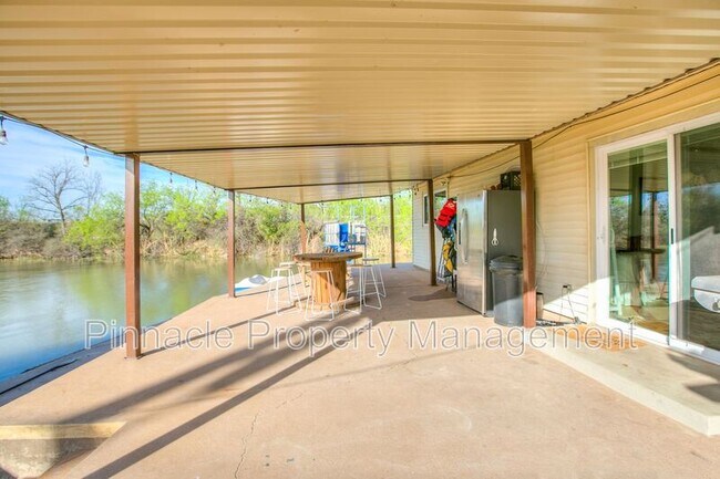 Building Photo - 1510 Loop Dr
