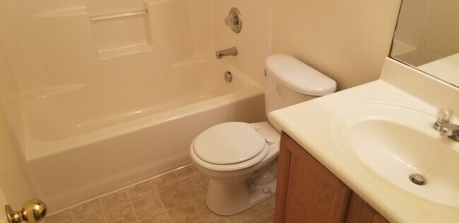 Building Photo - 2305 Upland Bend Dr