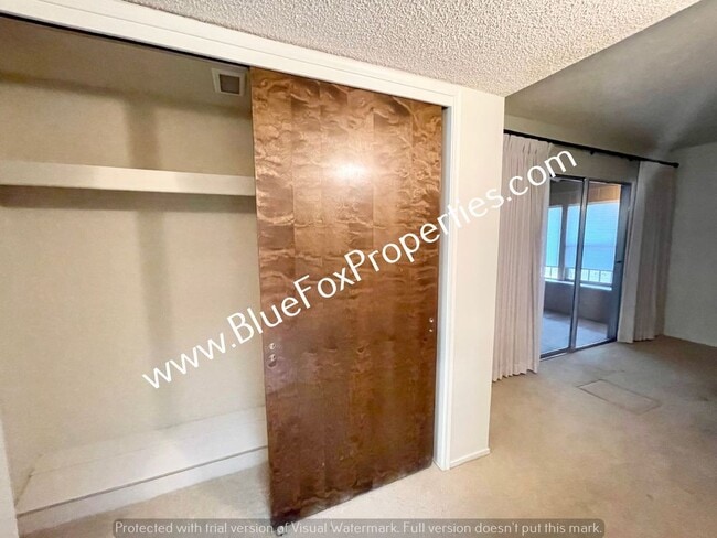 Building Photo - 7876 N Sendero Tres