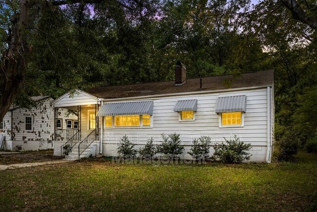 Primary Photo - 832 Meadowbrook Dr