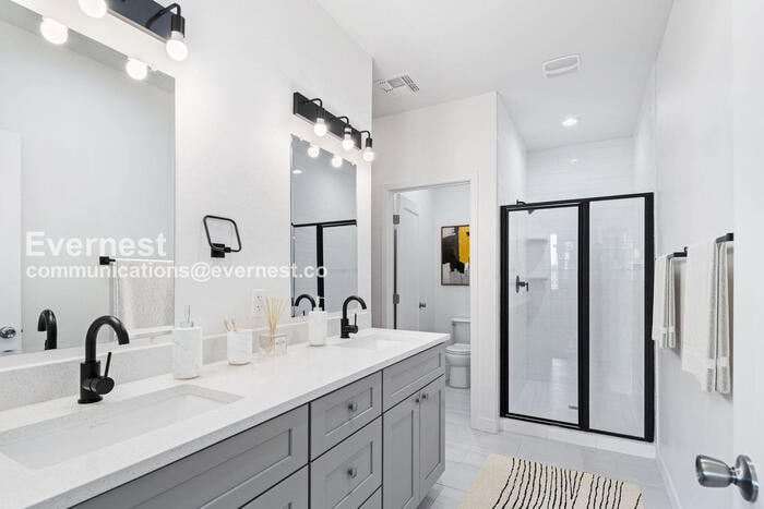 Building Photo - 1500 N 35th St