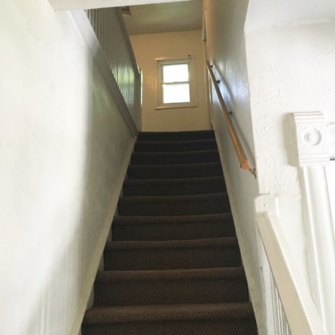 Building Photo - 404 S Busey Ave