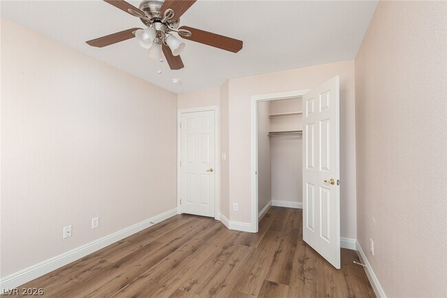 Building Photo - 5163 Tunnel Falls Dr