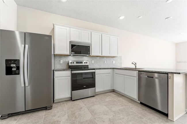 Building Photo - 31332 Amberview Bnd