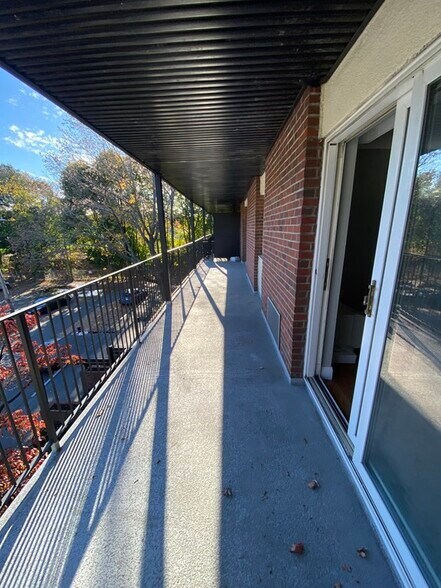 Building Photo - 45 Oval Rd