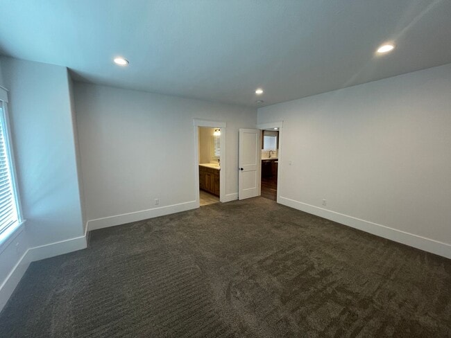 Building Photo - Spacious 1-Bedroom Apartment – North Salt Lake