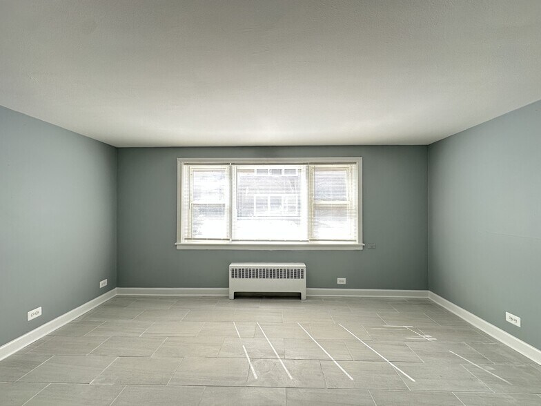 Building Photo - 6721 N California Ave