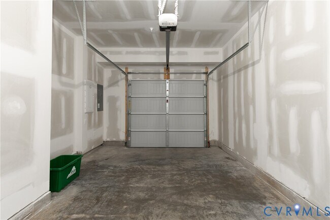 Building Photo - 713 McCormick Farm Dr