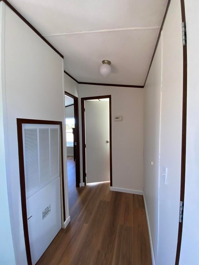 Building Photo - 533 Frost Rd