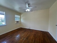 Building Photo - 1402 Gustav St
