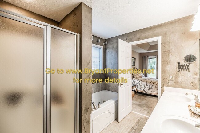 Building Photo - Madison/Rivergate Area - 3 Bedroom, 2.5 Baths