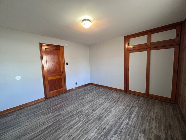 Building Photo - 1222 Clarence-