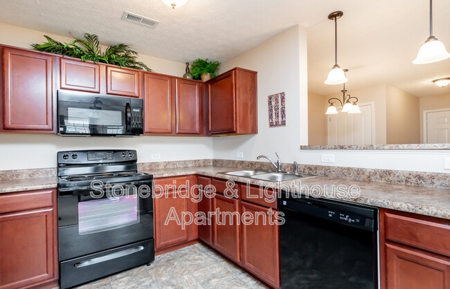 Building Photo - 201 Stonebench Cir