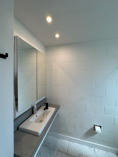 Building Photo - 650 N 300 W