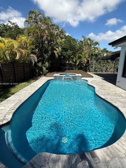 Building Photo - 4902 SW 87th Pl