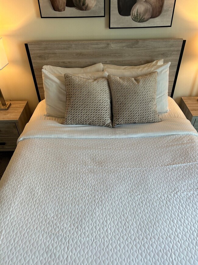 Building Photo - 357 W Martin Luther King Jr Blvd