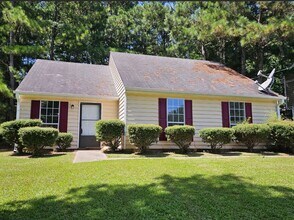 Building Photo - 3172 Creekwood Dr