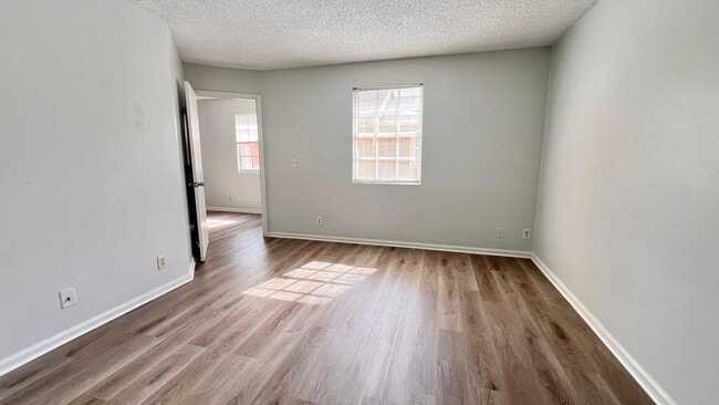 Building Photo - 13984 Morning Glory Dr