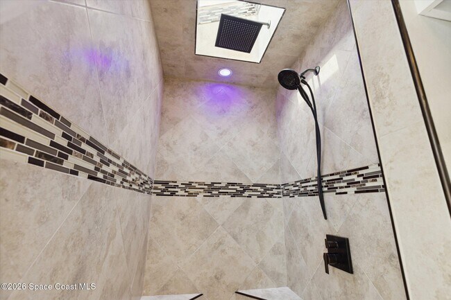 Building Photo - 2532 Kingsmill Ave