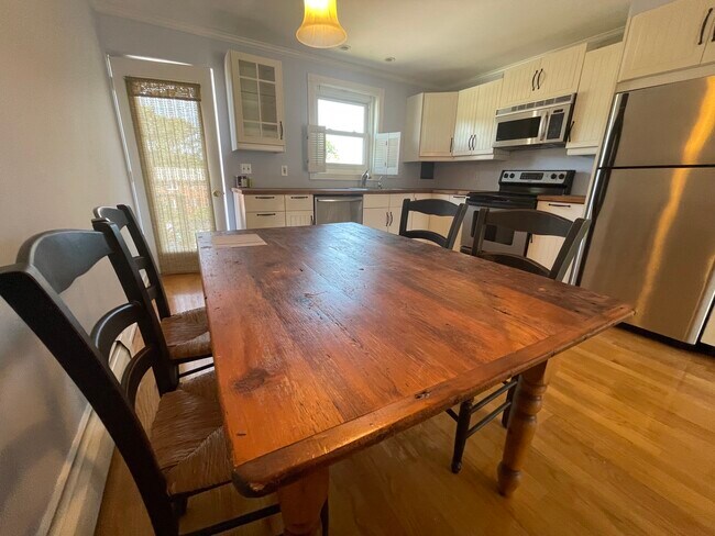 Building Photo - 70 Carroll Ave