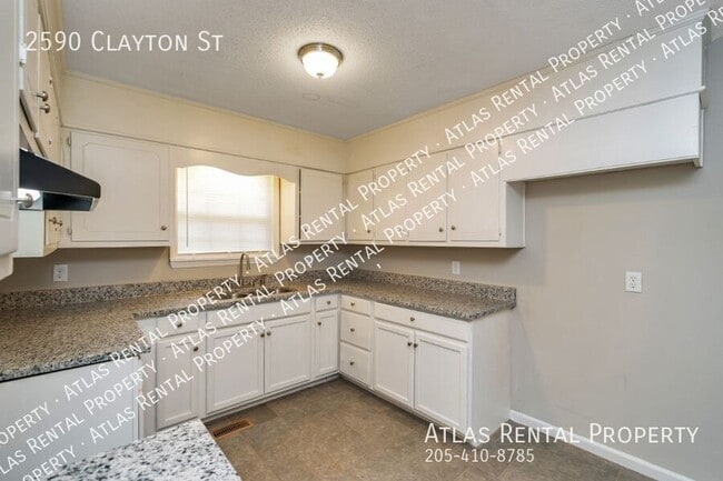 Building Photo - 2590 Clayton St