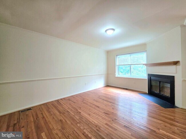 Building Photo - 5393 White Mane