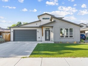 Building Photo - 3 bed, 3 bath townhome will be ready in May for you