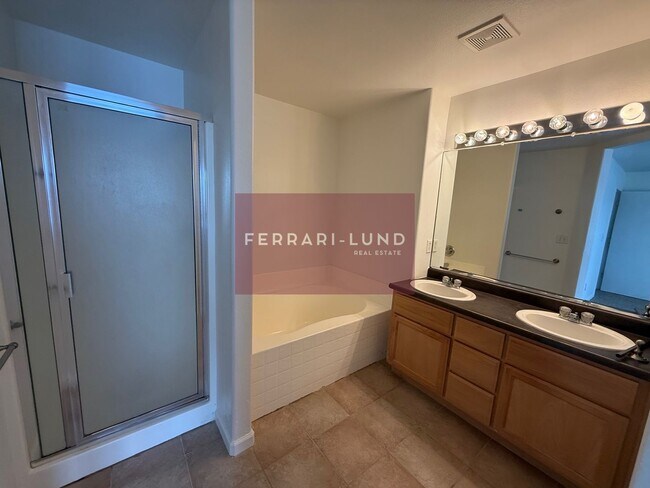 Building Photo - ??Located in Stead, with easy access to local amenities & parks - Kay DeAlba Property!!??