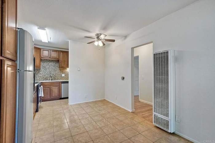 Building Photo - 868 E Alvarado St