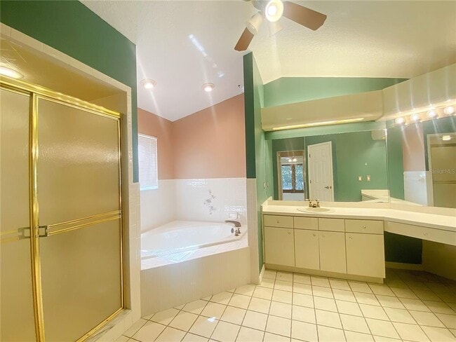 Building Photo - 994 Country Lake Cir
