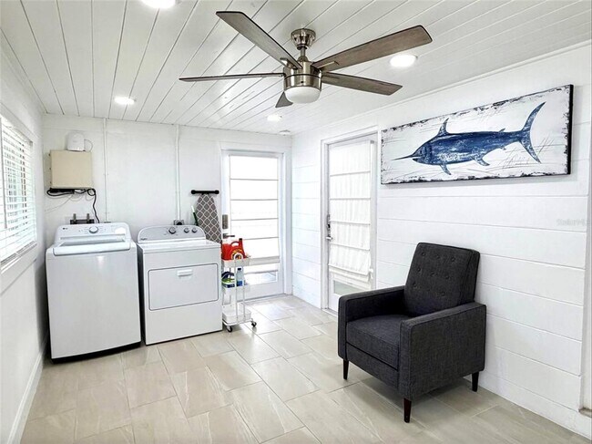 Building Photo - 2238 Clematis St